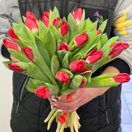 Букет красных тюльпанов на 8 марта с доставкой в по Быково