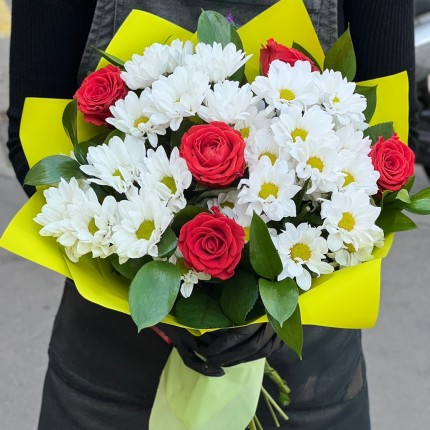 Букет с розами и хризантемами "Волшебство" - заказ с достакой с доставкой в по Быково